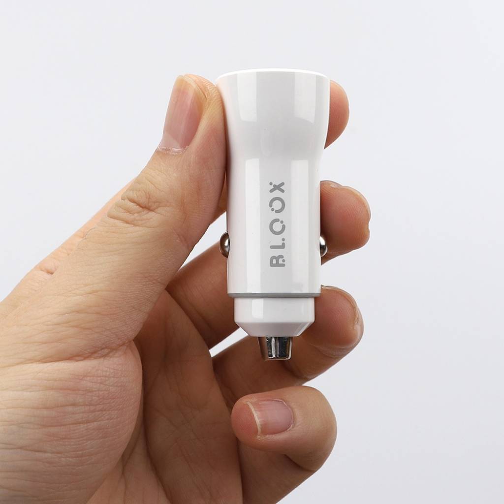 Cargador Para Auto Bloox Charge AC (USB y USB C, SIN cable)